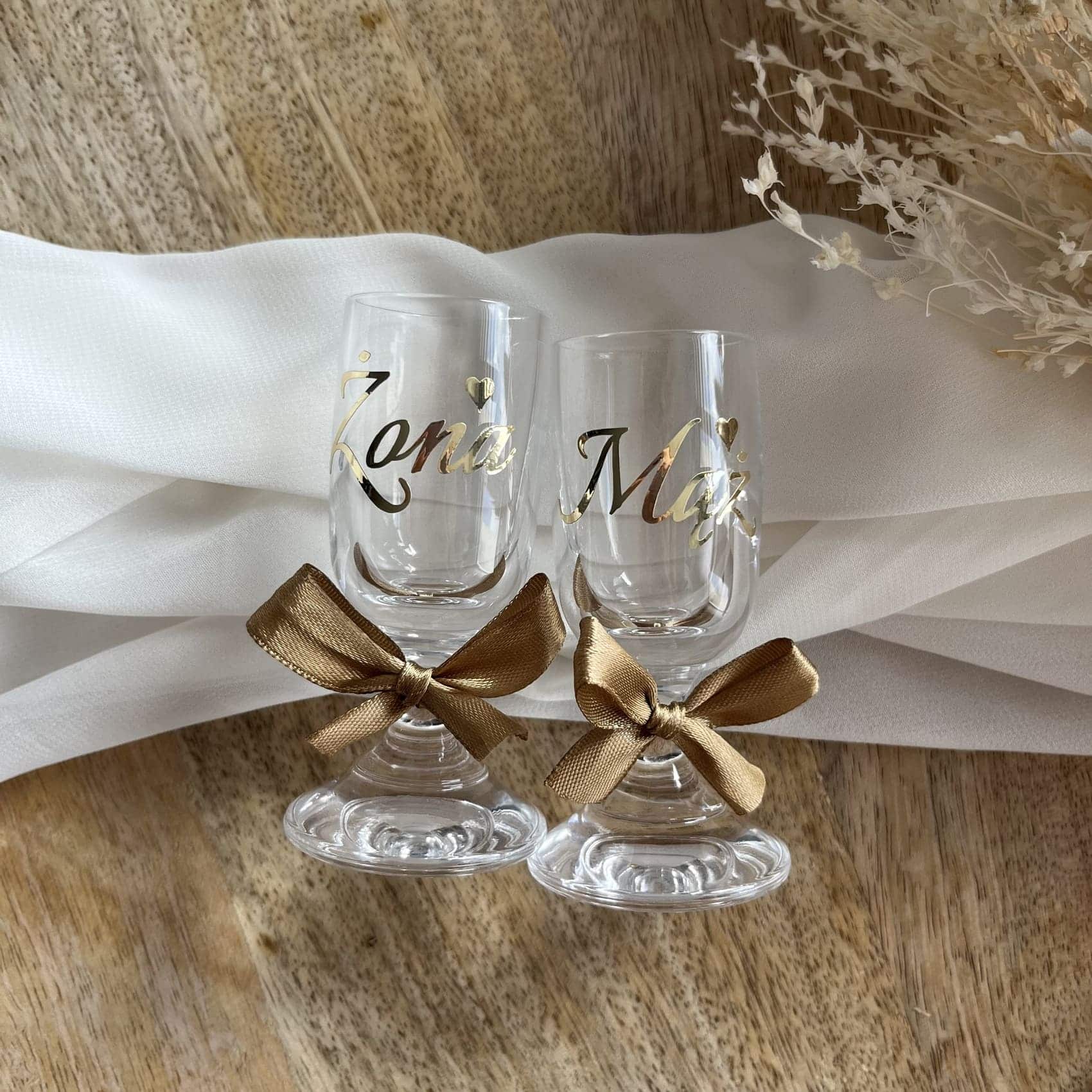 Kieliszki ślubne do wódki weselnej na stopce 20 ml 2 szt Kieliszki ślubne do wódki weselnej na stopce 20 ml 2 szt