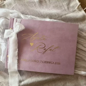 Księga gości z ankietami i miejscem na zdjęcie welurowa, 100 stron, serce