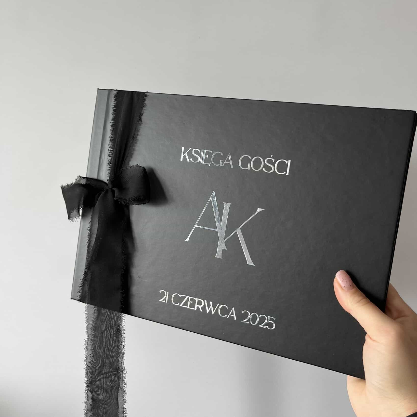 Księga gości czarna, personalizowana, 100 stron Księga gości czarna, personalizowana, 100 stron