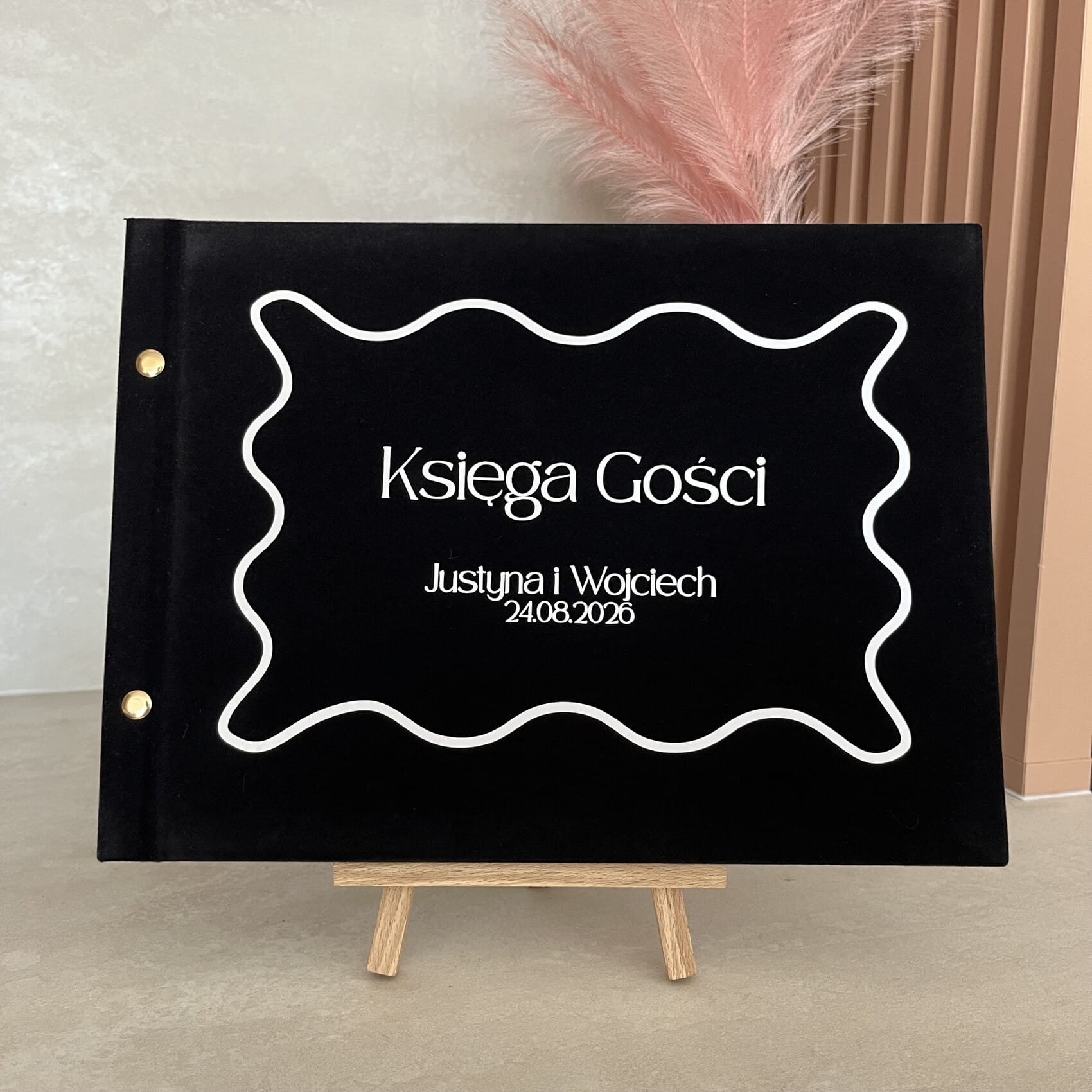 Księga gości na wesele welurowa z ankietami, 100 stron Księga gości na wesele welurowa z ankietami, 100 stron