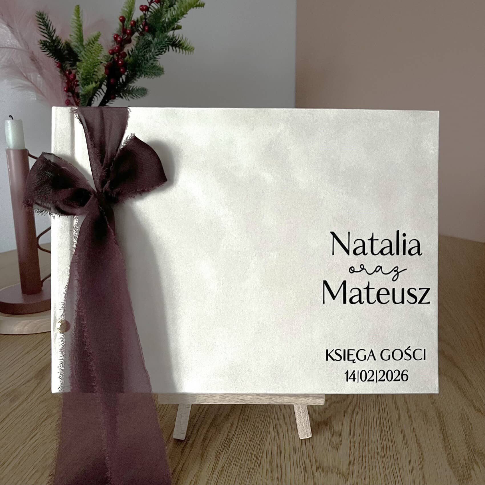 Personalizowana księga gości welurowa z ankietą, 100 stron Personalizowana księga gości welurowa z ankietą, 100 stron