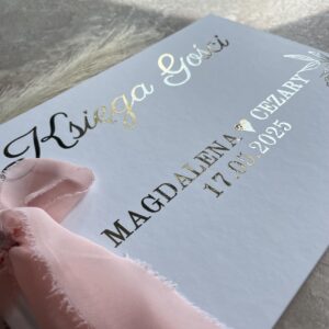 Personalizowana księga gości weselnych z kwiatami