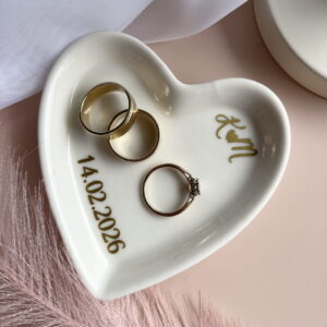 Porcelanowa tacka na obrączki ślubne w kształcie serduszka Porcelanowa tacka na obrączki ślubne w kształcie serduszka