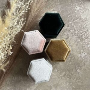 Pudełko na obrączki ślubne, welurowe, heksagon